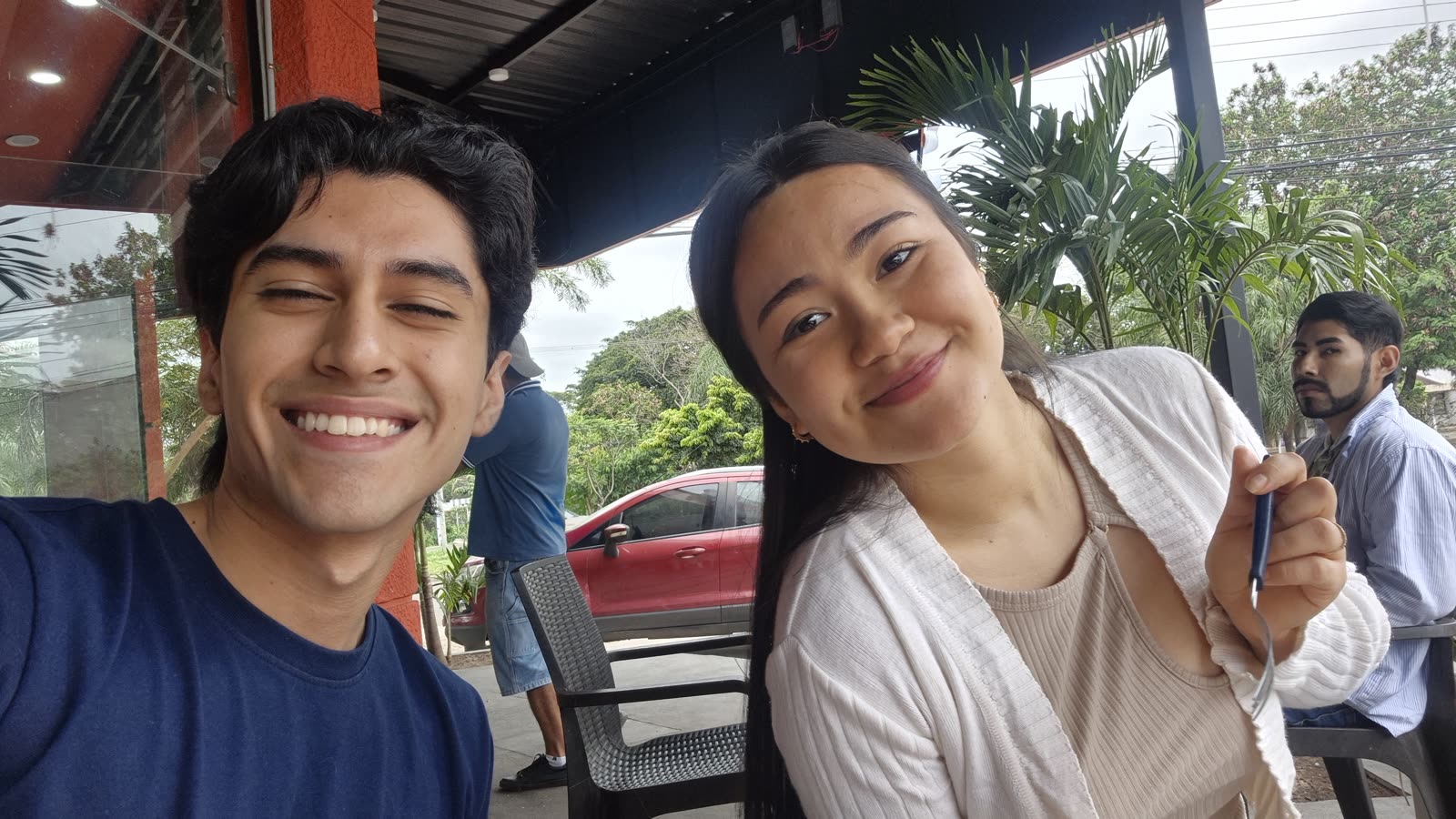 Los dos sonriendo a la cámara